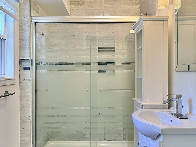 135 Pembroke Rd SW — Photo 10