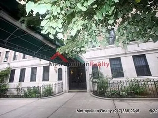 Rented by Metropolitan Realty | media 1