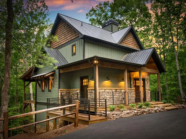 919 Price Rd, Blue Ridge, GA 30513