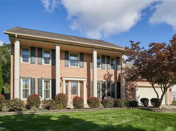 19588 Wildwood Ln, Strongsville, OH 44149