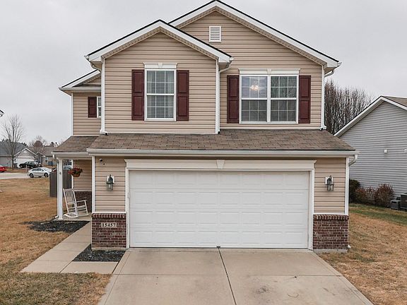 2nd image of 15457 Old Pond Cir
