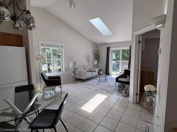751 Rymal Rd W #16, Hamilton, ON L9B 2Y3