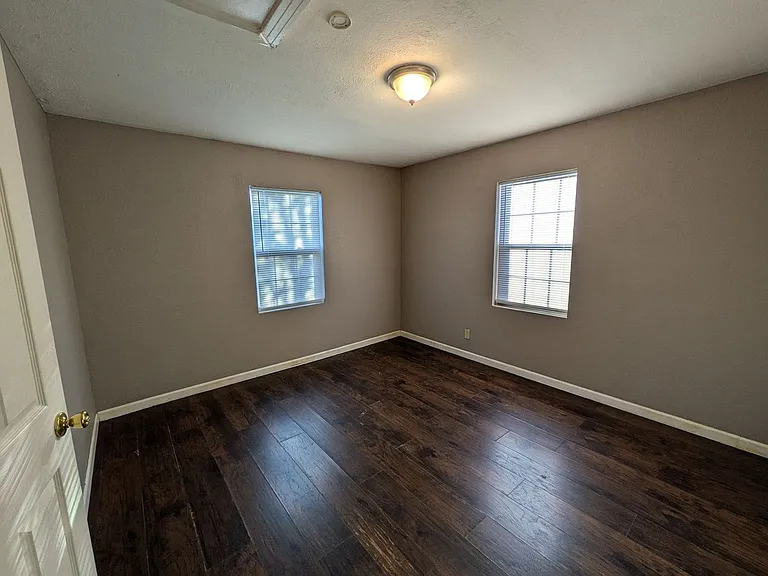 1243 Long Avenue — Photo 15