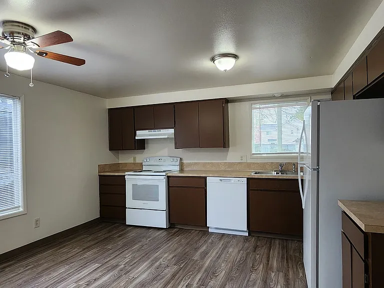 297-Davis St — Photo 1