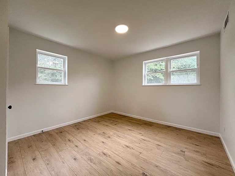 453 Briggs Cir #B — Photo 5