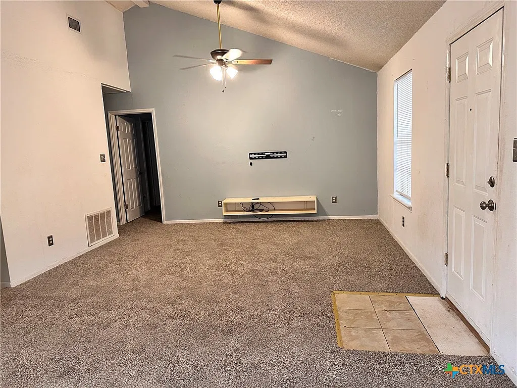 3 bed, 2.0 bath, 1262 sqft, $1,575 — Photo 2