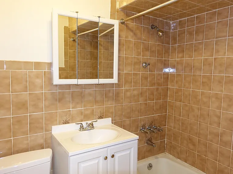 423 Avenue C #102 — Photo 10