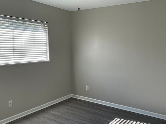 5th image of 1619 Anita St