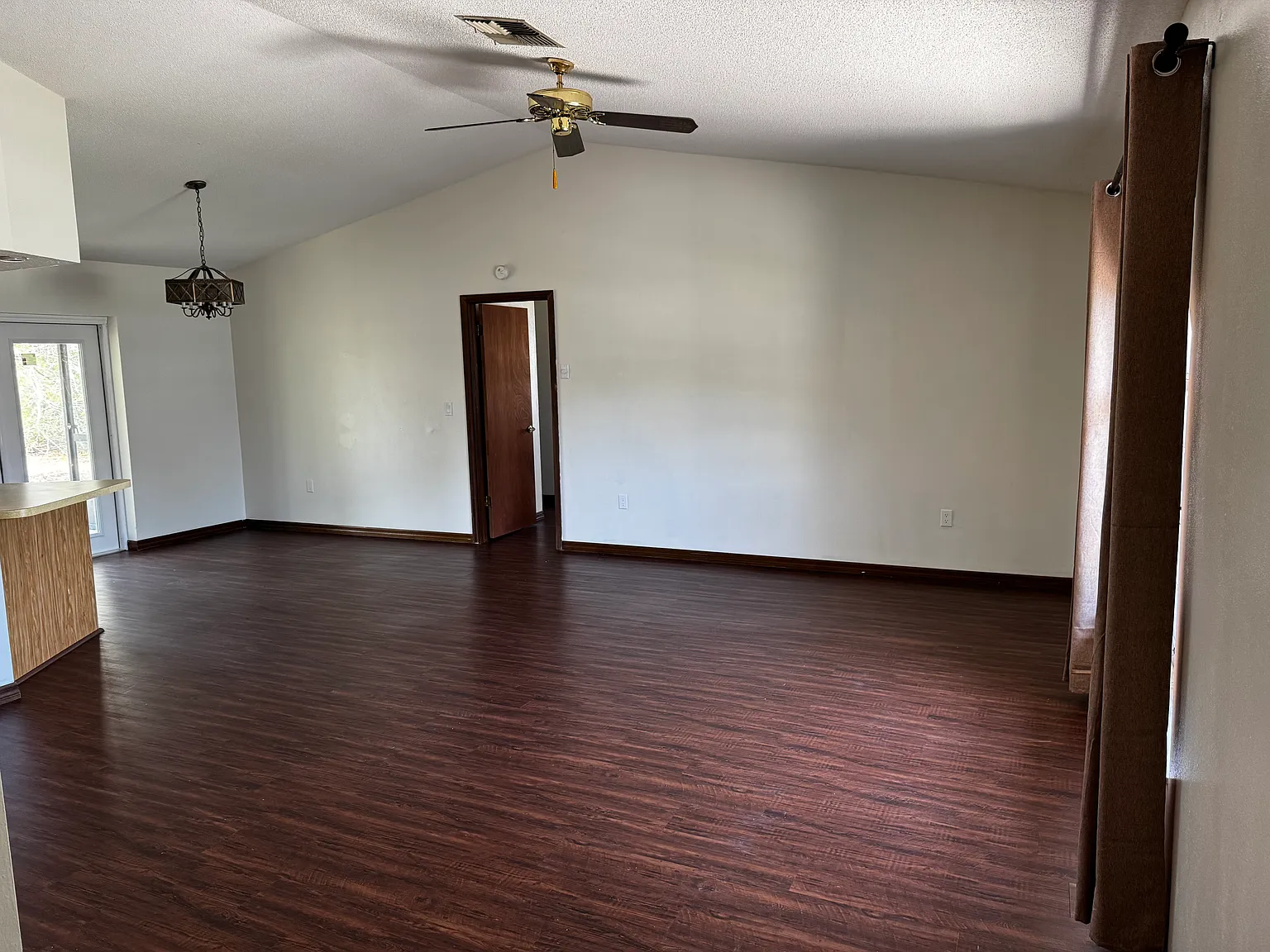 2 bed, 1228 sqft, $1,700 — Photo 3