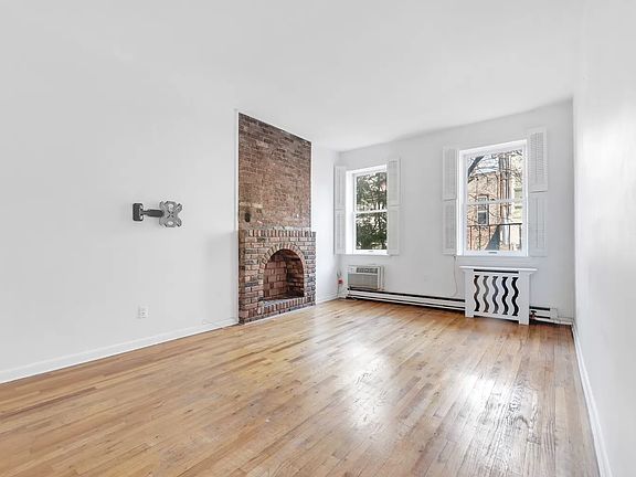 2nd image of 335 W 21st St APT 2RW