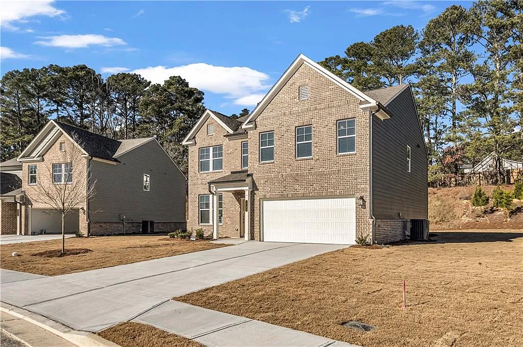 4 bed, 2.5 bath, 2729 sqft, $3,000 — Photo 2