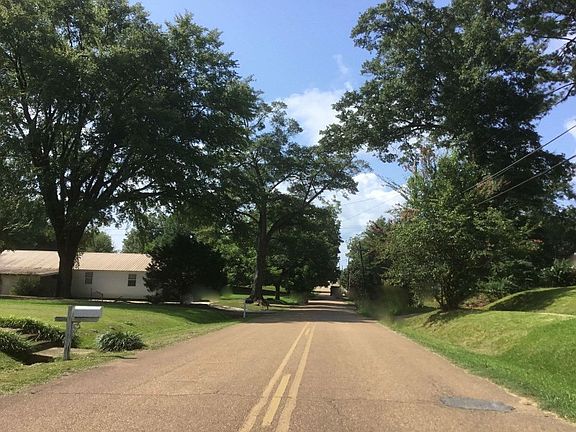5th image of 937 Miller Dr