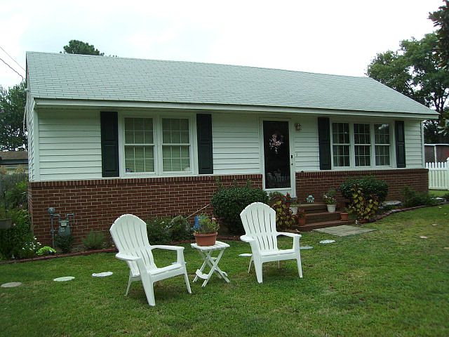 1st image of 920 Gray St