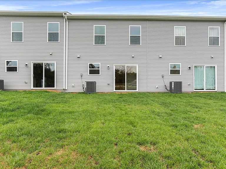 215 Olympus Rd — Photo 30
