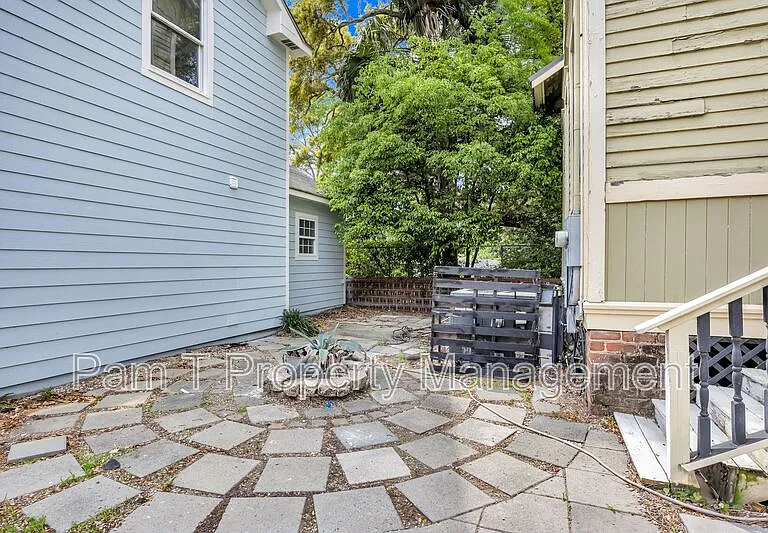 201 W 37th St #MAIN HOUSE — Photo 47