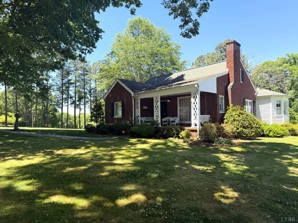 302 Halifax St, Phenix, VA 23959