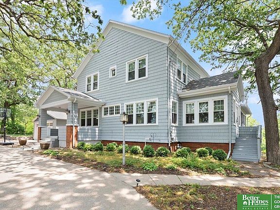 2nd image of 1211 Bellevue Blvd N