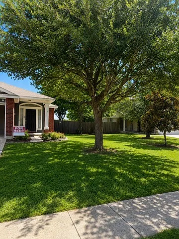 102 Wallin St — Photo 2