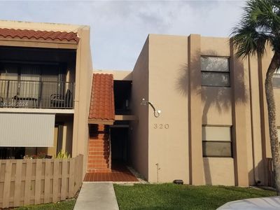 320 W Park Dr APT 202-9, Miami, FL, 33172