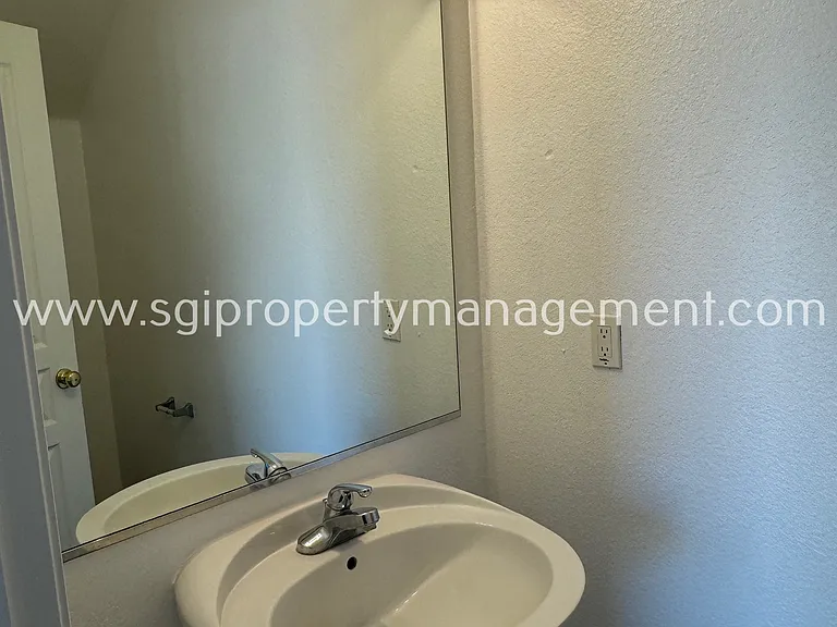 11630 W Washington St — Photo 5