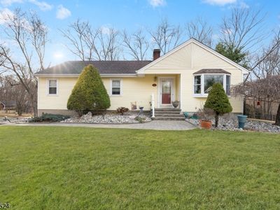 1 Whitewood Ln, Oak Ridge, NJ, 07438