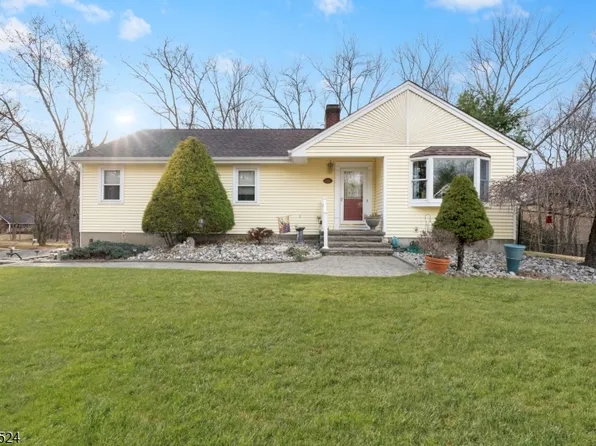 1 Whitewood Ln, Jefferson Twp., NJ 07438