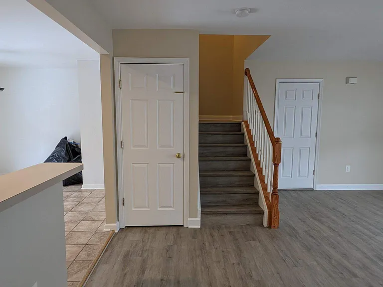 829 Gallows Ct — Photo 10