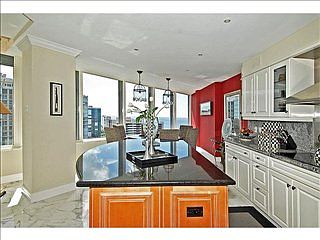5th image of 4041 Gulf Shore Blvd N