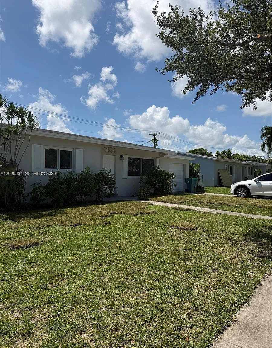 9940 SW 212th St — Photo 1