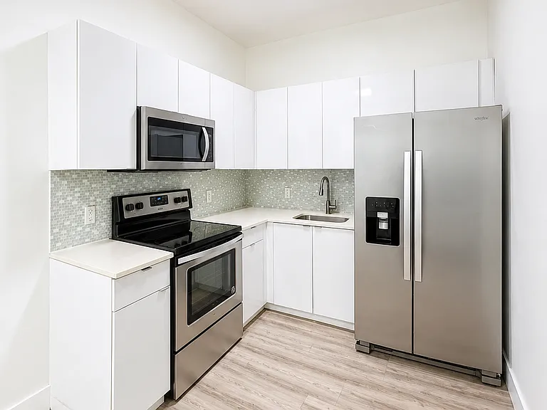 6918 Bay Dr #6 — Photo 8