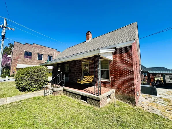 303 Jackson Ave, Greenwood, SC 29646