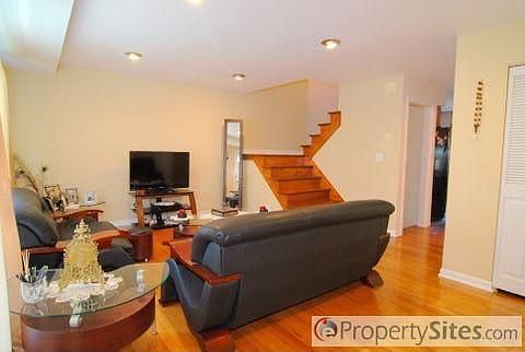 4th image of 1121 N Harlem Ave APT A