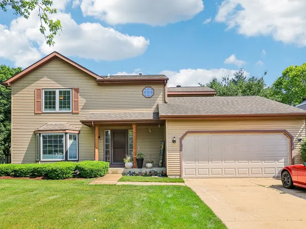 5506 W Chasefield Cir, McHenry, IL 60050