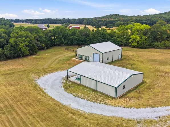 82 County Road 2112, Gainesville, TX 76240