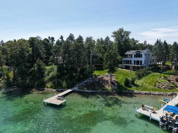 3244 N Interlaken DRIVE, Summit, WI 53066