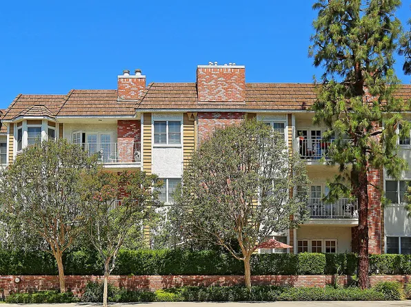4401 Moorpark Way APT 203, Toluca Lake, CA 91602