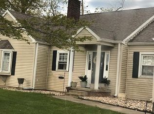 1406 N Michigan Ave, Marshall, IL 62441