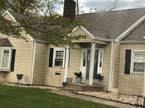 1406 N Michigan Ave, Marshall, IL 62441