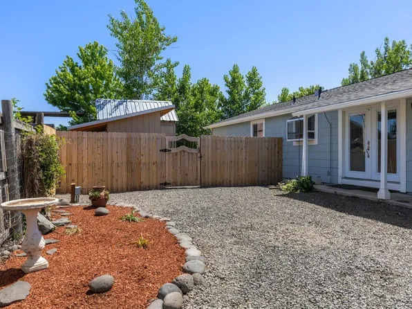2472 Merry Ln, White City, OR 97503