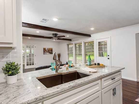 3rd image of 3904 Cross Hill Ct