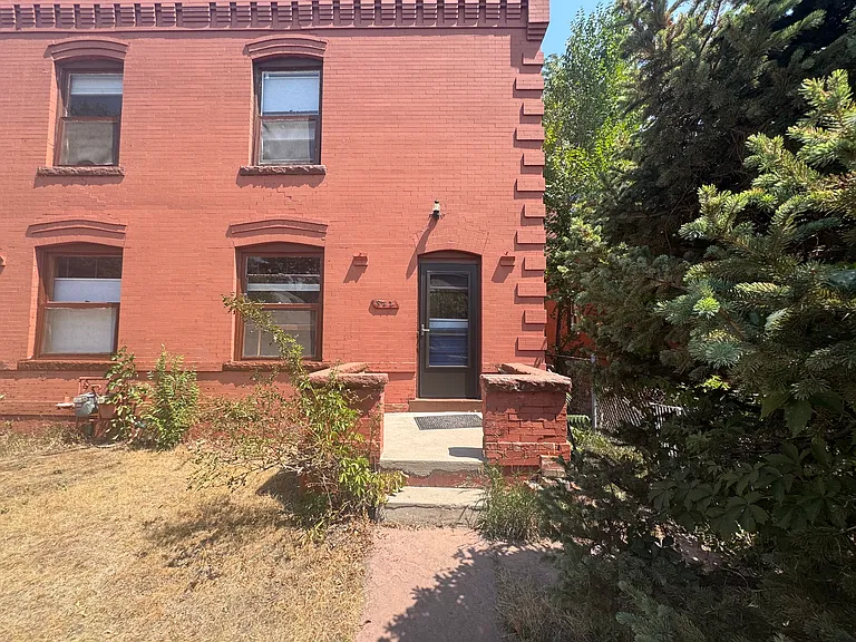 342 N Cherokee St — Photo 1