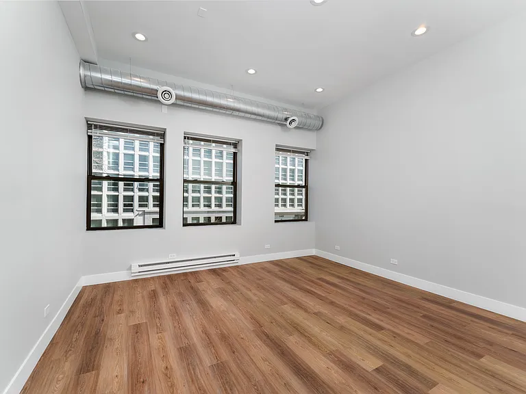 1219 W Devon Ave #201 — Photo 7