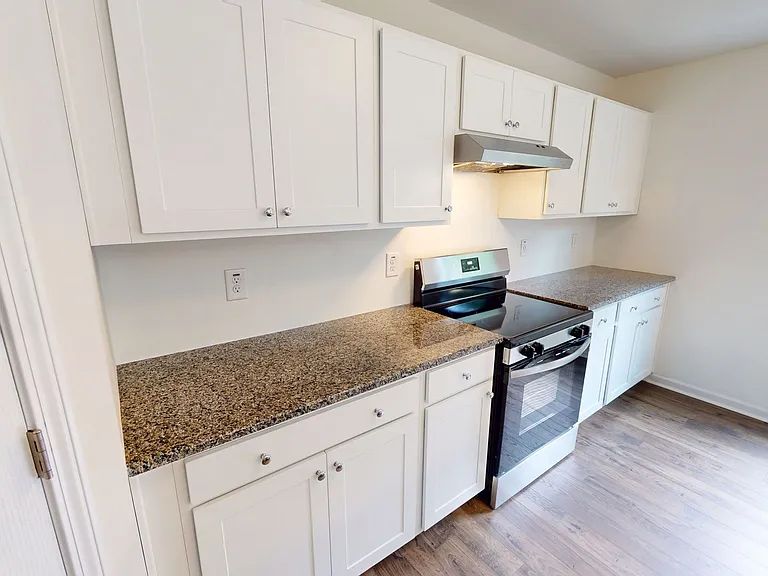517 Phoenix Ln — Photo 8