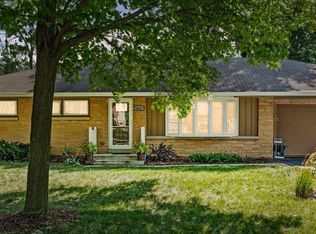 4452 N 108th St, Wauwatosa, WI 53225