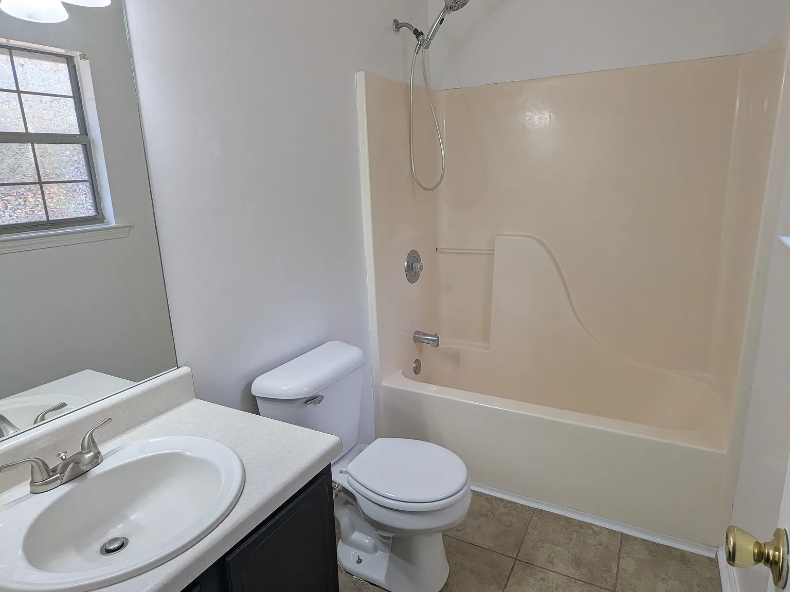 3 bed, 2.0 bath, 1428 sqft, $1,500 — Photo 3