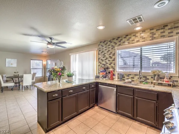 2421 Cockatoo Dr, North Las Vegas, NV 89084