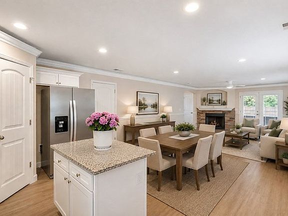 2nd image of 140 Pheasant Ridge Dr