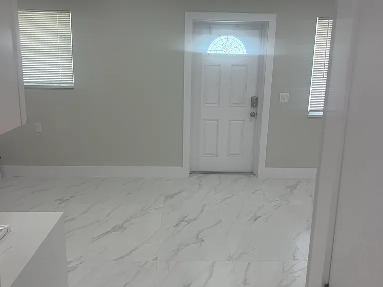 Brand New 32x32 Tile Flooring.
Brand New High Hat Lighting all throughout