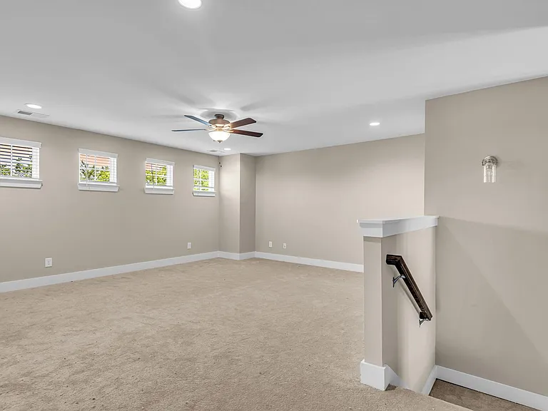 117 Traveller Ln — Photo 17