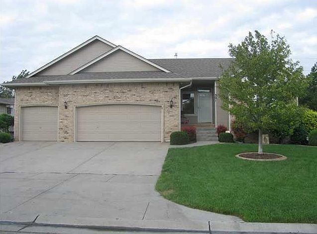 1st image of 301 Cypress Ct